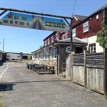 Pantyrathro International Hostel 카마던 외부 사진