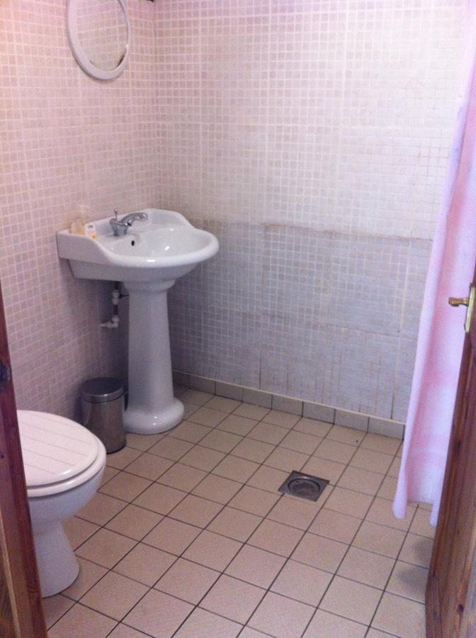 Pantyrathro International Hostel 카마던 외부 사진