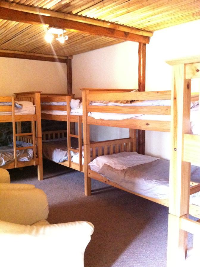 Pantyrathro International Hostel 카마던 외부 사진