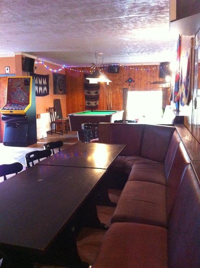Pantyrathro International Hostel 카마던 외부 사진