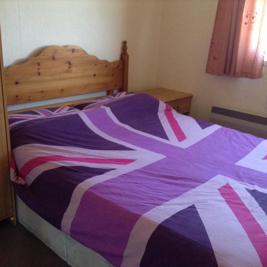 Pantyrathro International Hostel 카마던 외부 사진