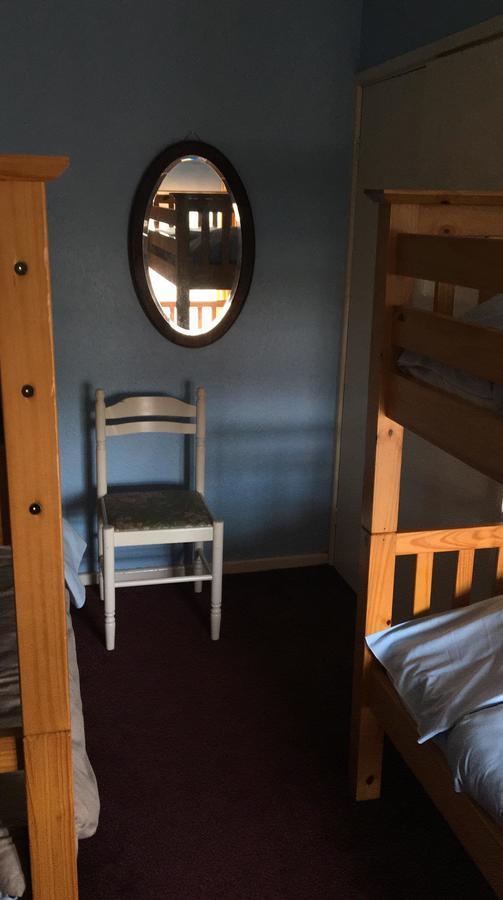 Pantyrathro International Hostel 카마던 외부 사진